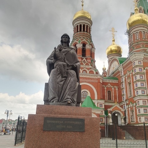 Фотография Памятник Дева  Мария с младенцем. | Альбина  Гусмановна Грошева
