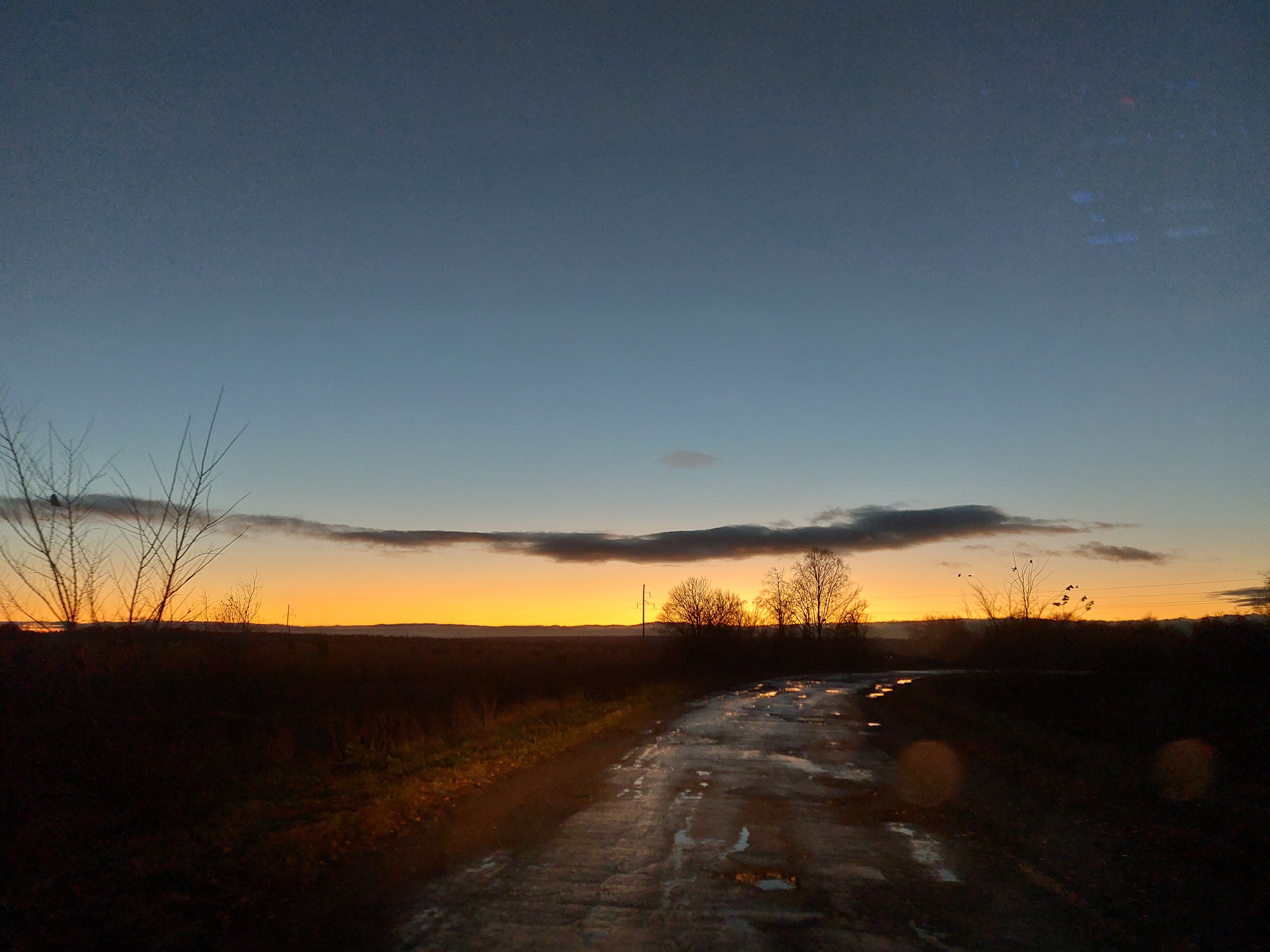 Одинокая дорога